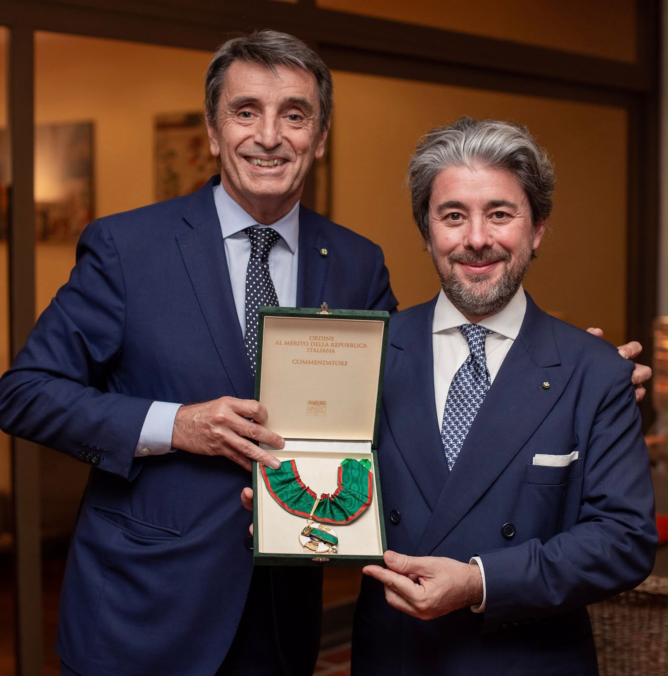 Graziano Messana recebe a honraria de Comendador da Ordem do Mérito da República Italiana